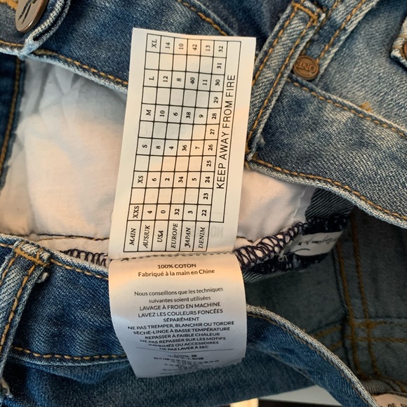 One Teaspoon Bandits twisted cuff jean shorts 26 - Picture 7 of 7